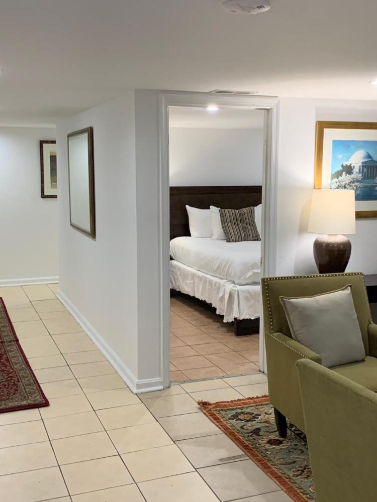 Renovated English Basement 2bdrm Home near METRO